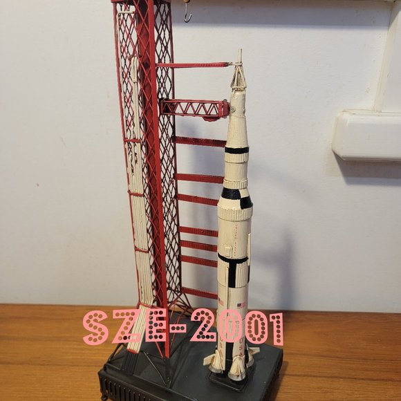 Handmade Tin Saturn V Rocket & Launch Pad Tinplate Model - NASA - Apollo - Moon - Picture 1 of 11